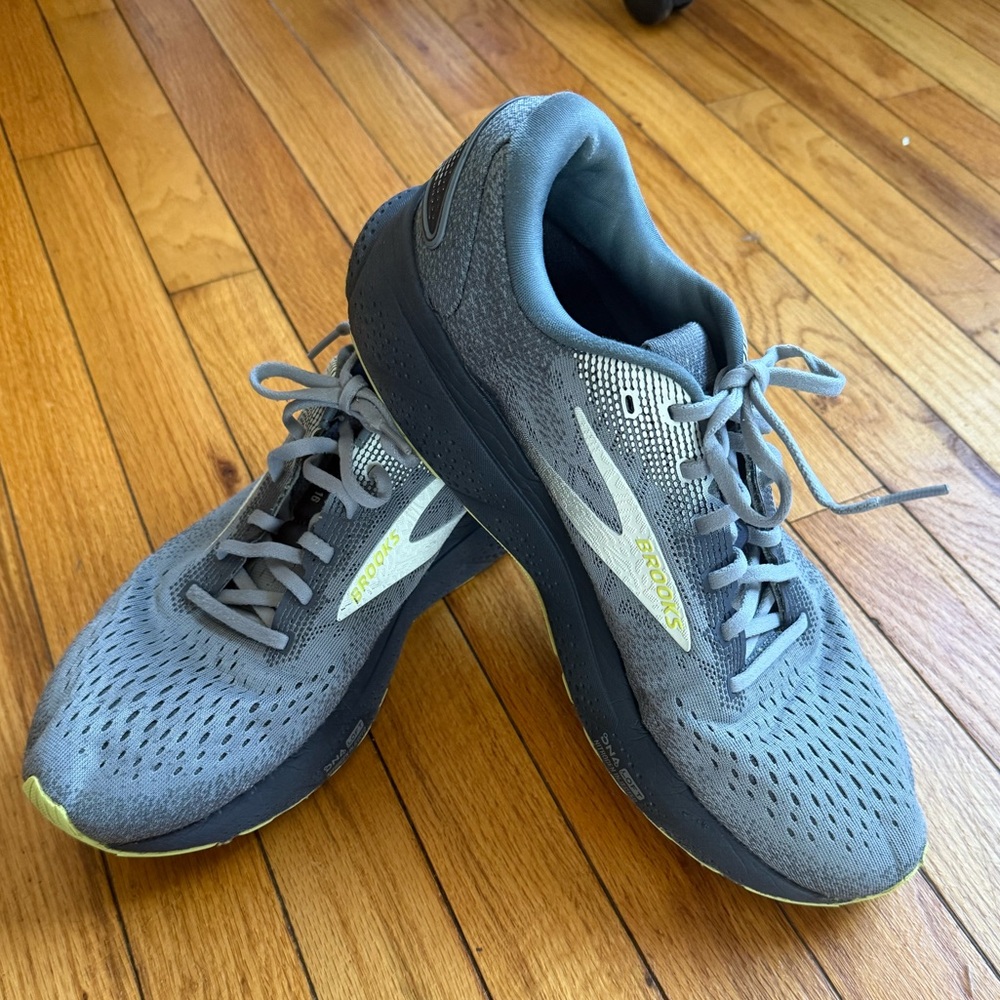 Men’s Brooks Ghost 16 Gray and Yellow Running Shoes